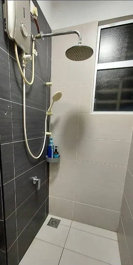 Paradise Sovo Austin Height 4-5Pax Johor Bahru