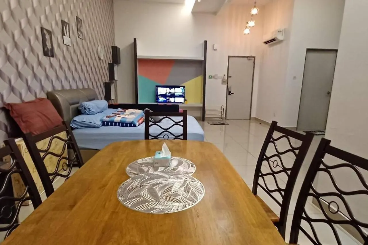 Paradise Sovo Austin Height 4-5Pax Johor Bahru 0*,  Malaysia